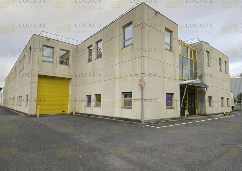 Flex dans Villeneuve-la-Garenne à louer - Photo du bâtiment - Image 2 de 3