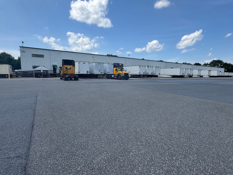 14557 Industry Dr, Hagerstown, MD à louer - Photo du bâtiment - Image 3 de 12