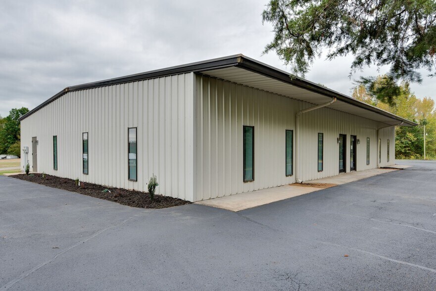 103 Hadley cir, Linden, TN à vendre - Photo du bâtiment - Image 1 de 5