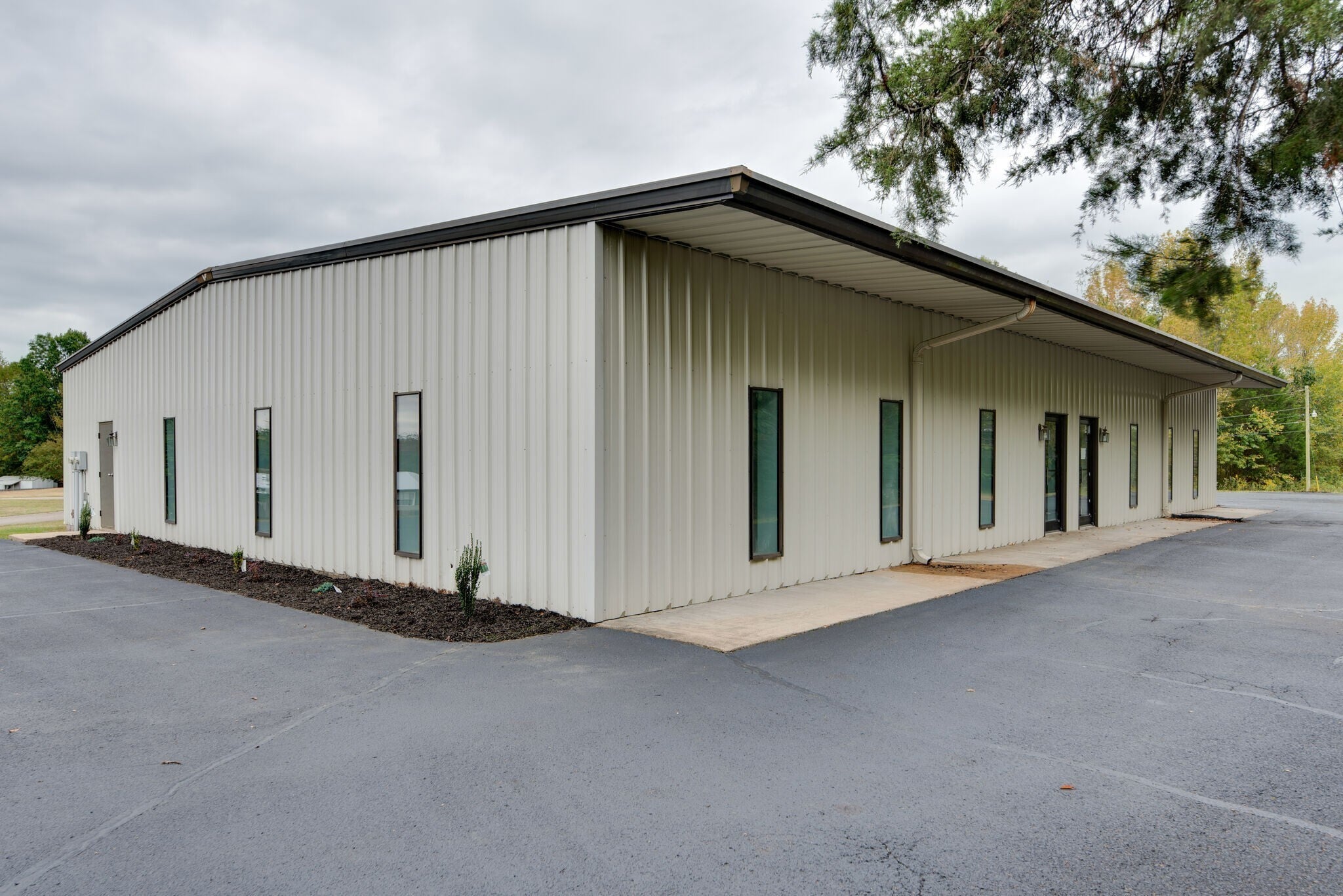 103 Hadley cir, Linden, TN for sale Building Photo- Image 1 of 6