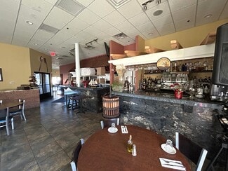 Plus de détails pour 580 Wolcott St, Waterbury, CT - Commerce de détail à louer