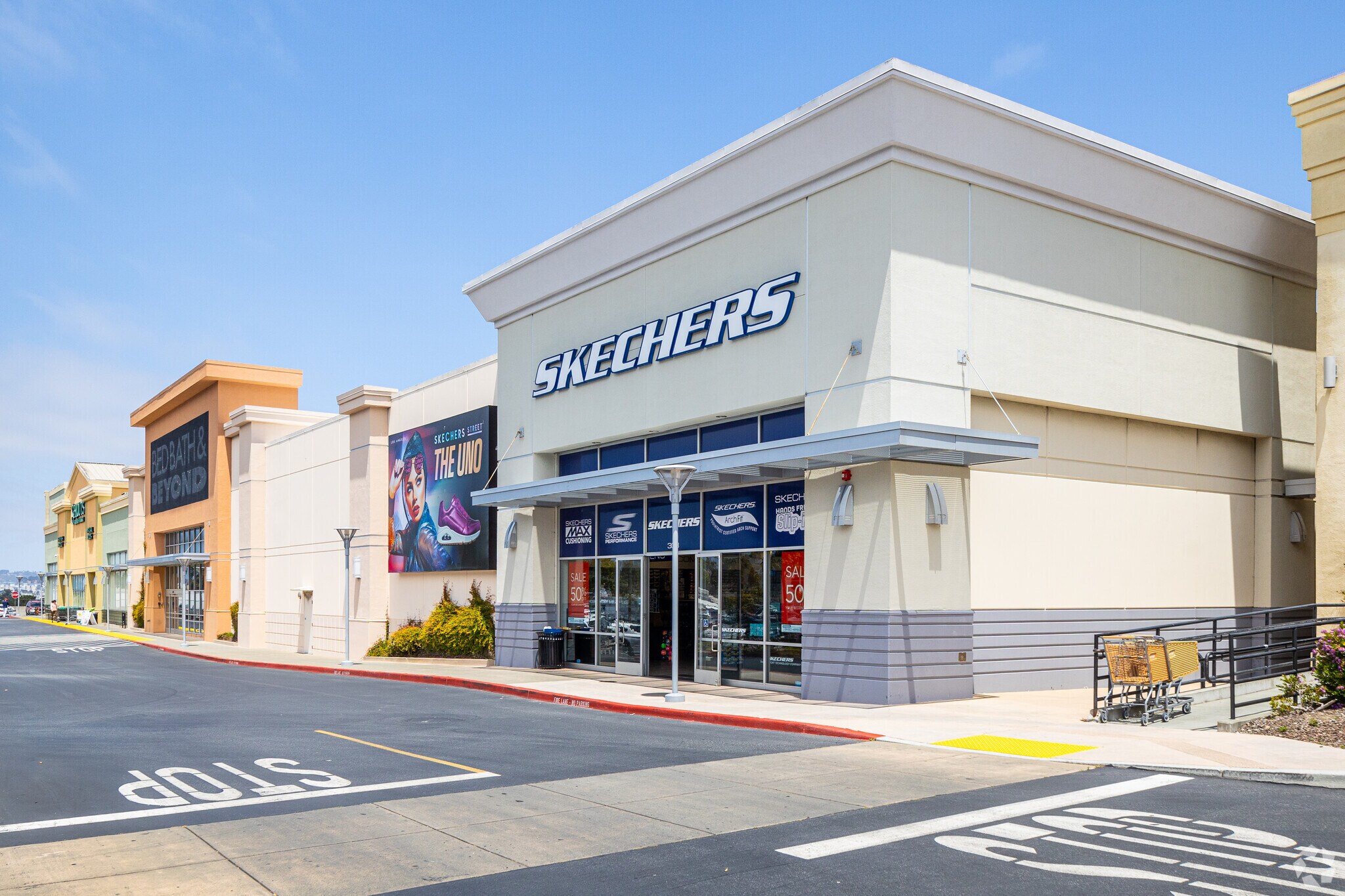 301-303 Gellert Blvd, Daly City, CA à louer Photo principale- Image 1 de 10