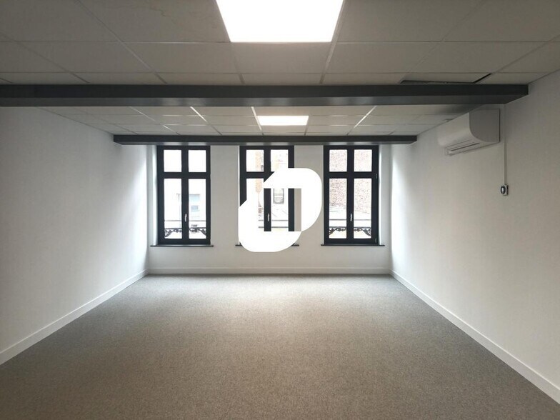 Office in Lille for lease - Interior Photo - Image 2 of 7