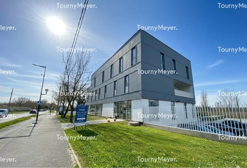 Office in Toulouse for lease Building Photo- Image 1 of 12