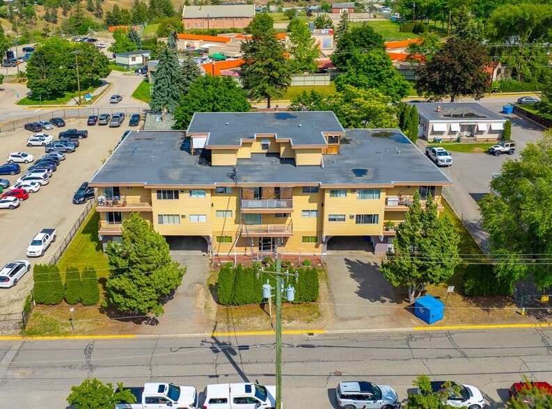 1903 32 St, Vernon, BC à vendre - Photo du bâtiment - Image 2 de 5