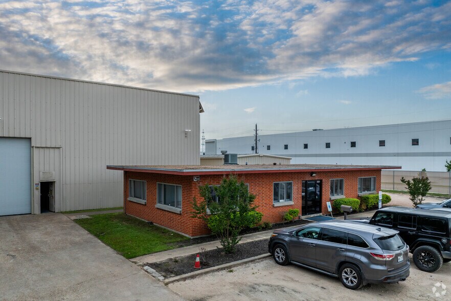 11317 Cash Rd, Stafford, TX à vendre - Photo du bâtiment - Image 2 de 8