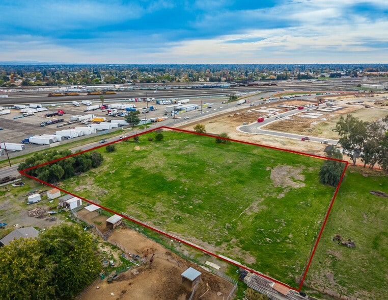 8111 Antelope North Rd, Antelope, CA à vendre - Photo du bâtiment - Image 3 de 4