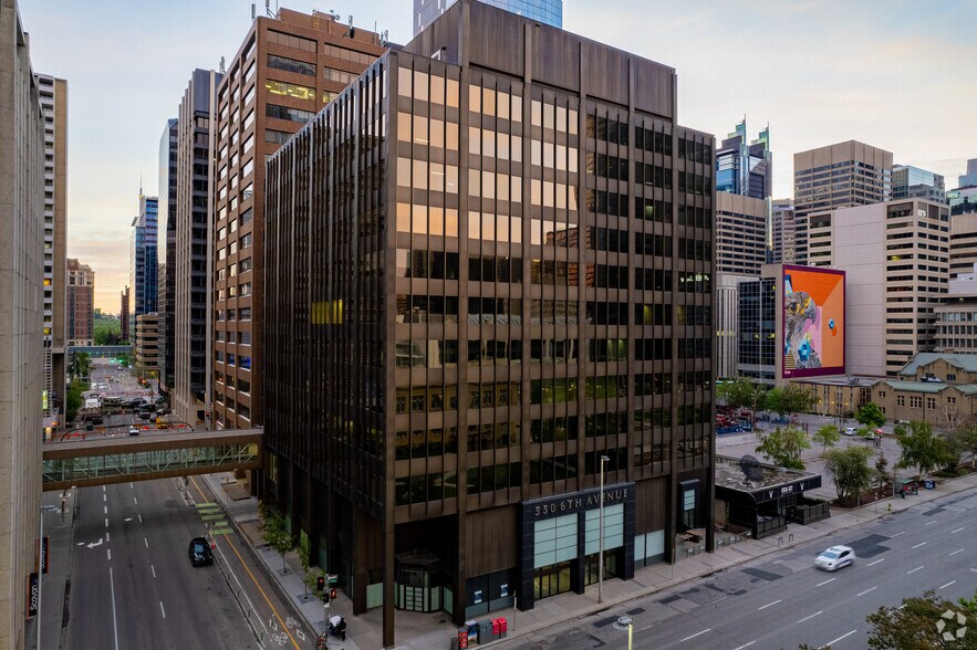 550 6th Ave SW, Calgary, AB à louer - Photo du bâtiment - Image 3 de 13