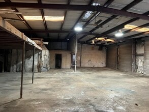 685 NW Waldo St, Lake City, FL for lease Interior Photo- Image 1 of 4