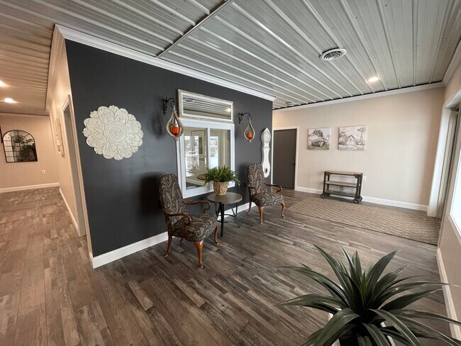 Plus de détails pour 1655 Plett Rd, Cadillac, MI - Bureau à louer