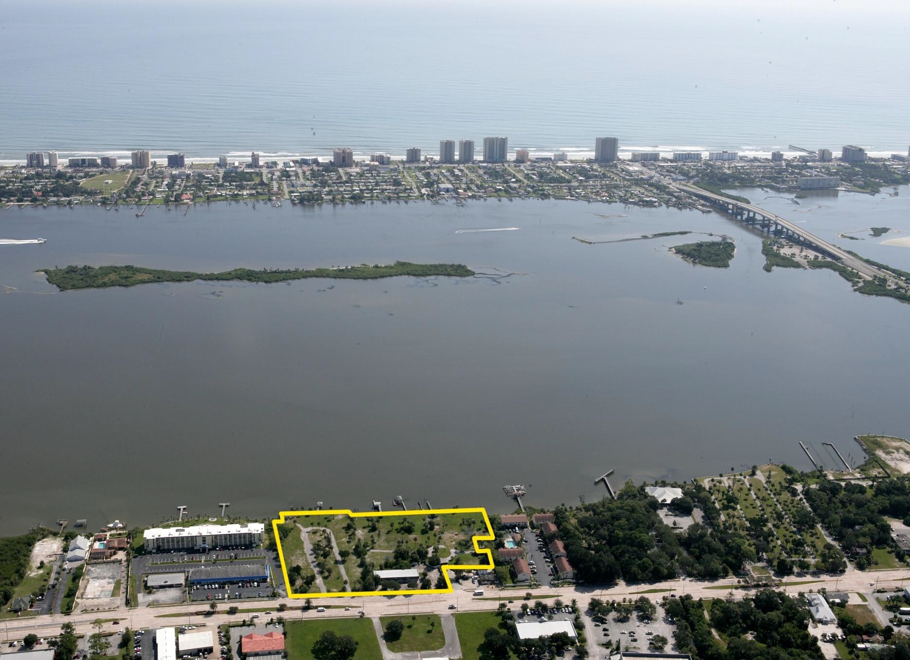 3225 S Ridgewood Ave, South Daytona, FL à vendre Photo principale- Image 1 de 8