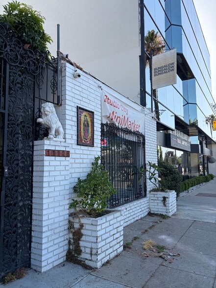 11128 Ventura Blvd, Studio City, CA for lease - Building Photo - Image 3 of 10