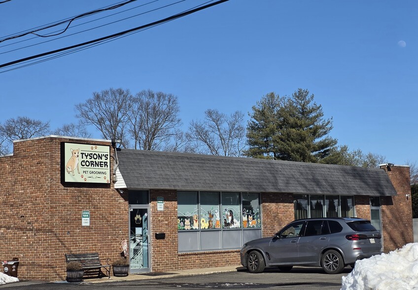 1-3 Ivy Rd, Kings Park, NY for lease - Building Photo - Image 3 of 15