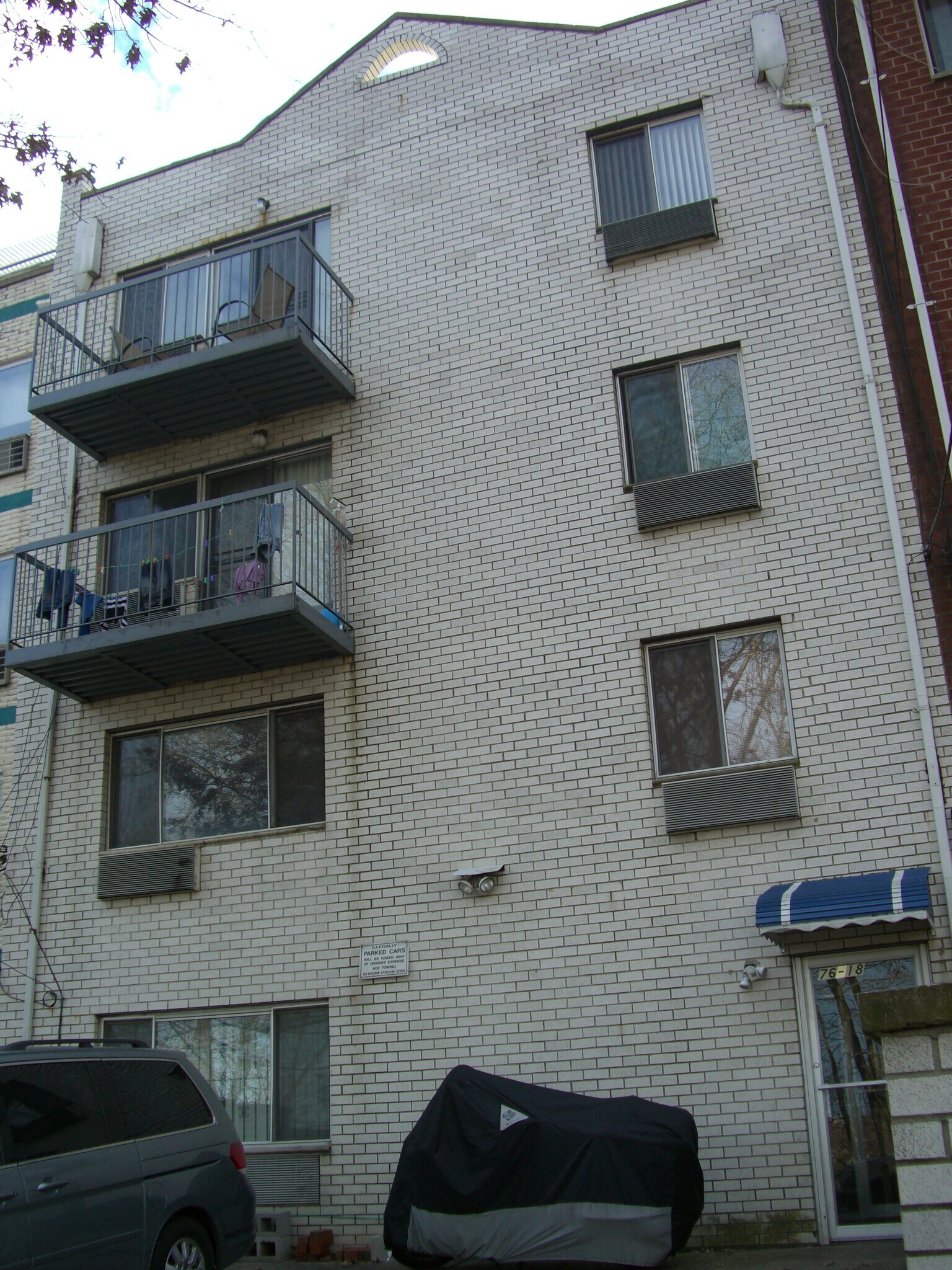 76-18 Grand Central Pky, Forest Hills, NY à vendre Photo principale- Image 1 de 2