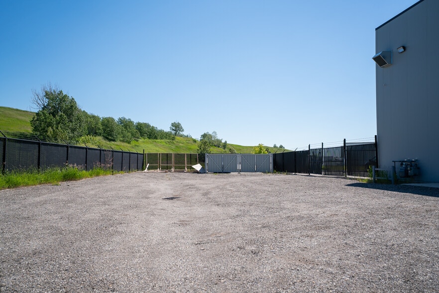 231 Don Seaman Way, Okotoks, AB for lease - Building Photo - Image 3 of 5