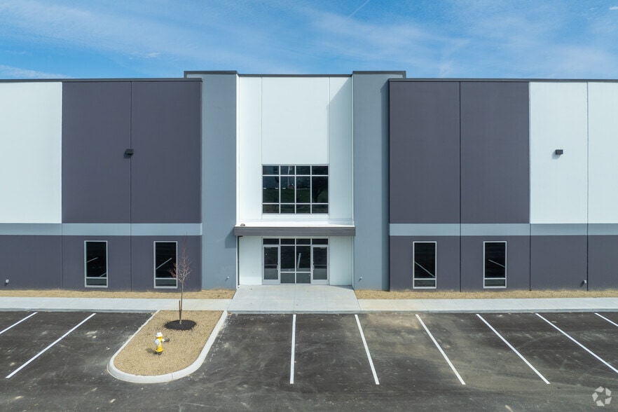 3741 Grove City Rd, Grove City, OH for sale - Building Photo - Image 3 of 6