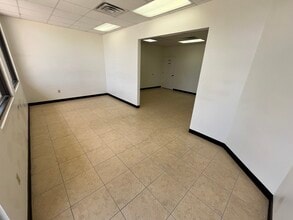 18913 Interstate 35 N, Schertz, TX for lease Interior Photo- Image 2 of 6