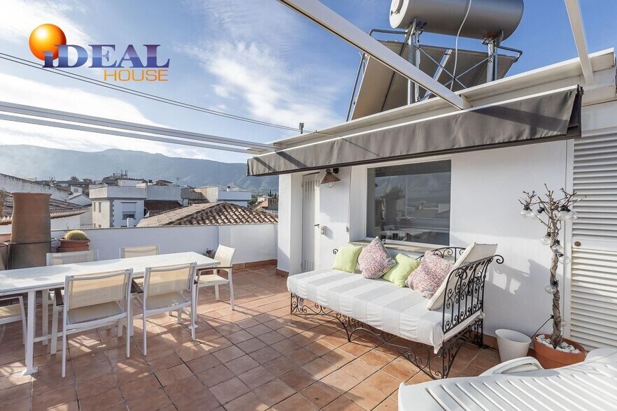 Immeuble residentiel dans Dílar, Granada à vendre - Photo du bâtiment - Image 1 de 50