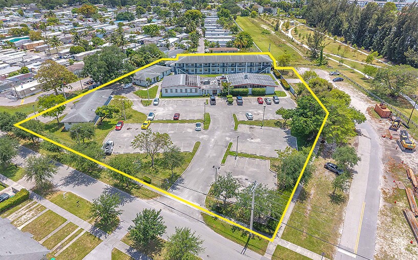 1180 NW 99th St, Miami, FL à vendre - Photo principale - Image 1 de 8