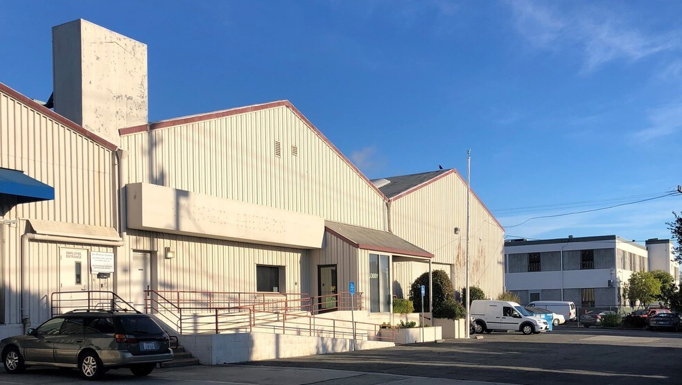 610 Quarry Rd, San Carlos, CA à louer - Photo du bâtiment - Image 3 de 5