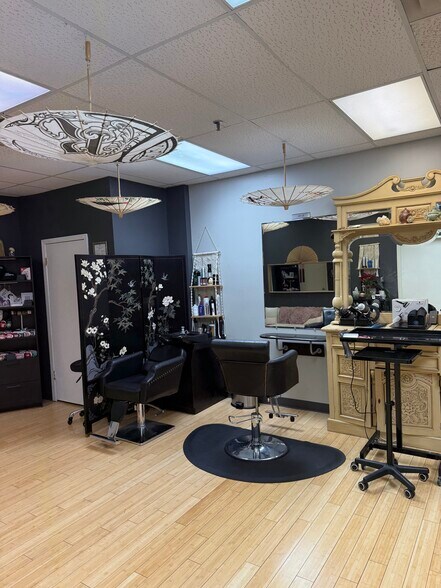 2000 E 116th St, Carmel, IN for sale - Building Photo - Image 3 of 9