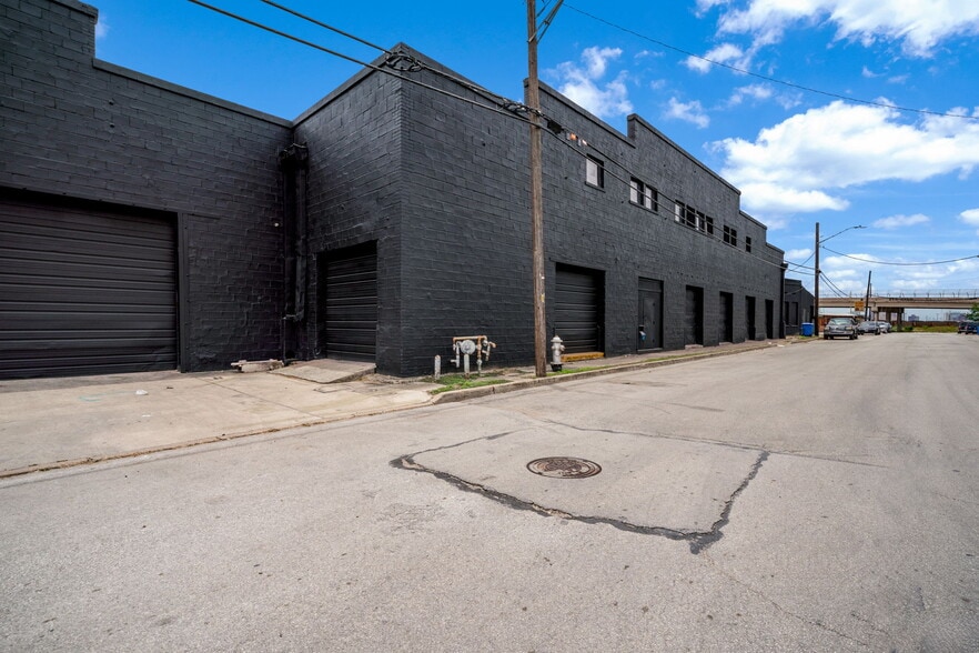 200 Seguin St, San Antonio, TX for lease - Building Photo - Image 3 of 11