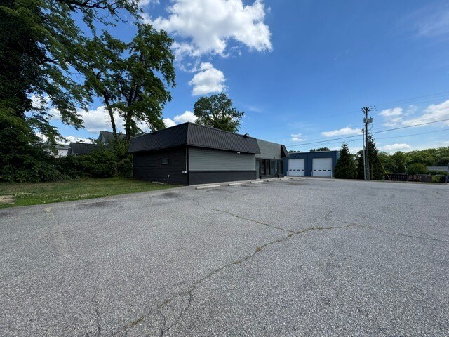 501 W 4th St, Salem, VA à louer - Photo du bâtiment - Image 3 de 4
