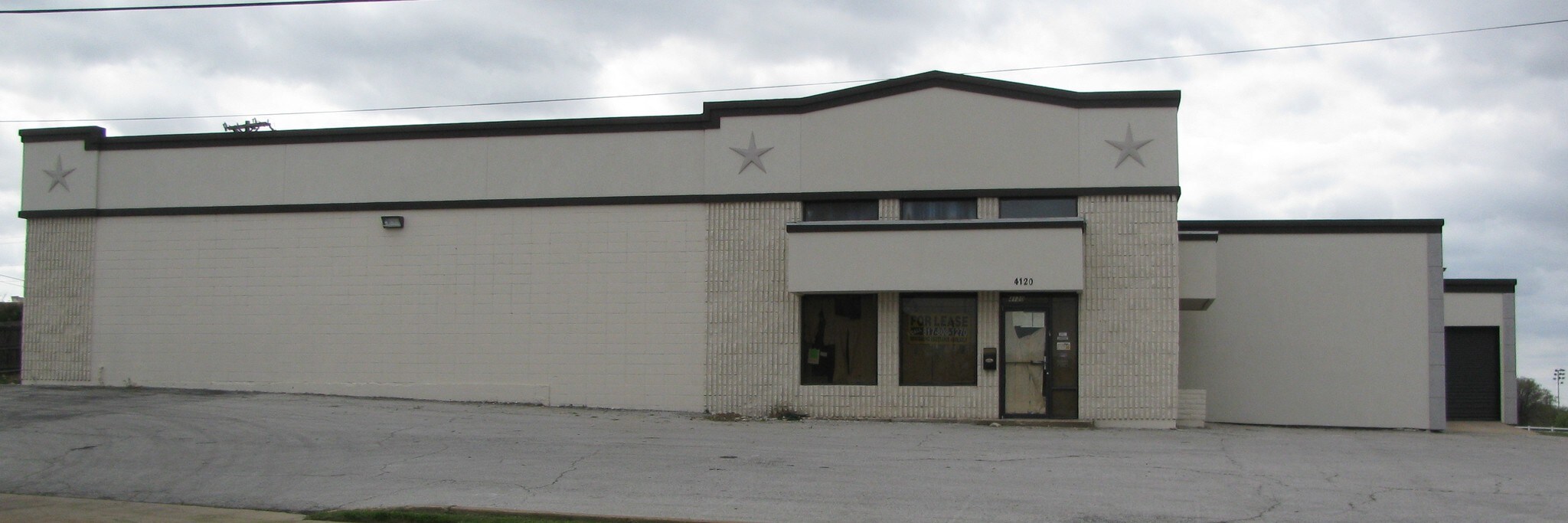 4120 Harwood Rd, Bedford, TX à louer Photo du bâtiment- Image 1 de 4