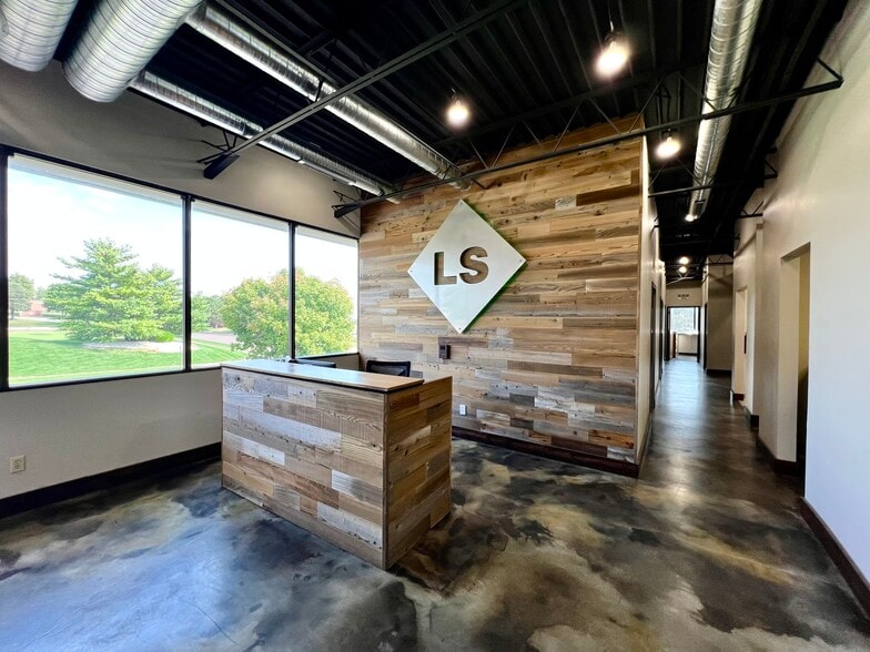 8301 W 125th St, Overland Park, KS for lease - Building Photo - Image 1 of 7