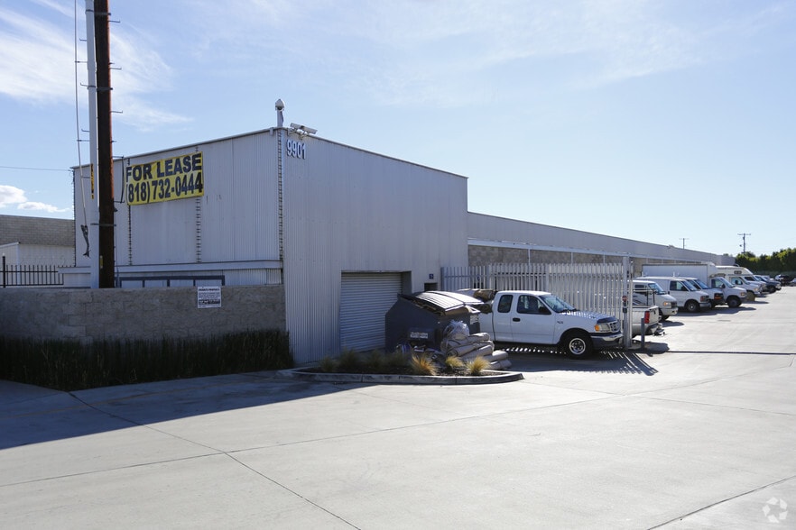 9901 San Fernando Rd, Pacoima, CA for lease - Primary Photo - Image 2 of 22