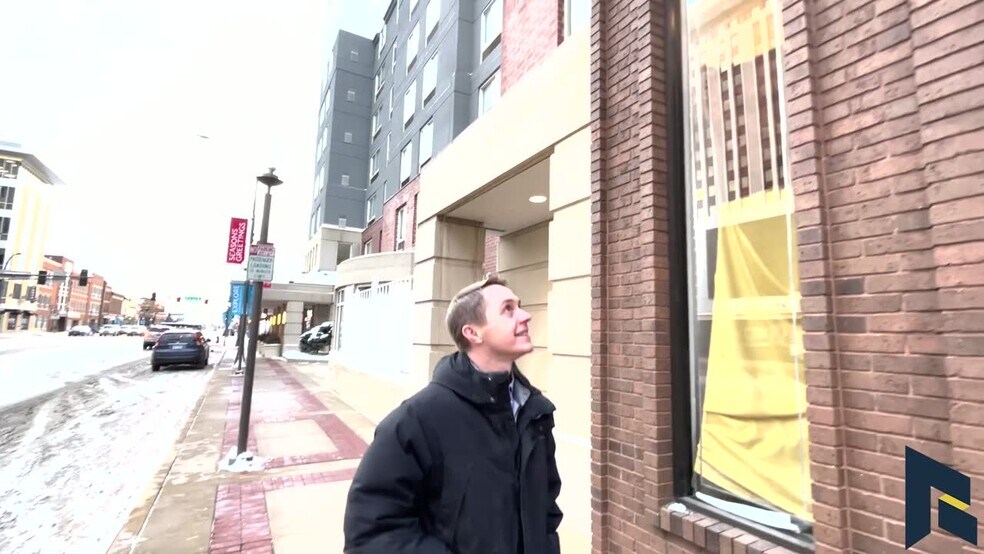 211 Broadway Ave S, Rochester, MN à louer - Vidéo sur l’inscription commerciale - Image 2 de 29