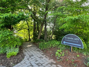 1144 E Market St, Charlottesville, VA à louer Photo intérieure- Image 2 de 14