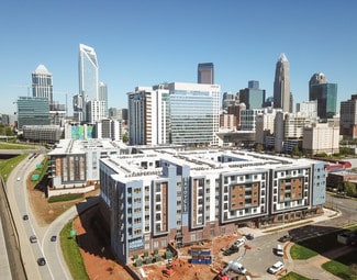 Plus de détails pour 650 E Brooklyn Village Ave, Charlotte, NC - Commerce de détail à louer