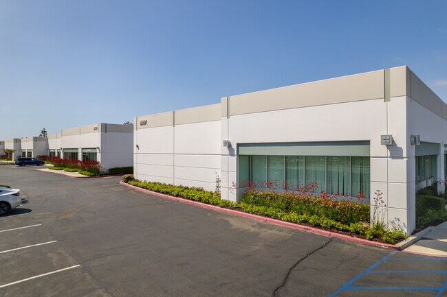 Plus de détails pour 25691 Atlantic Ocean Dr, Lake Forest, CA - Industriel à louer