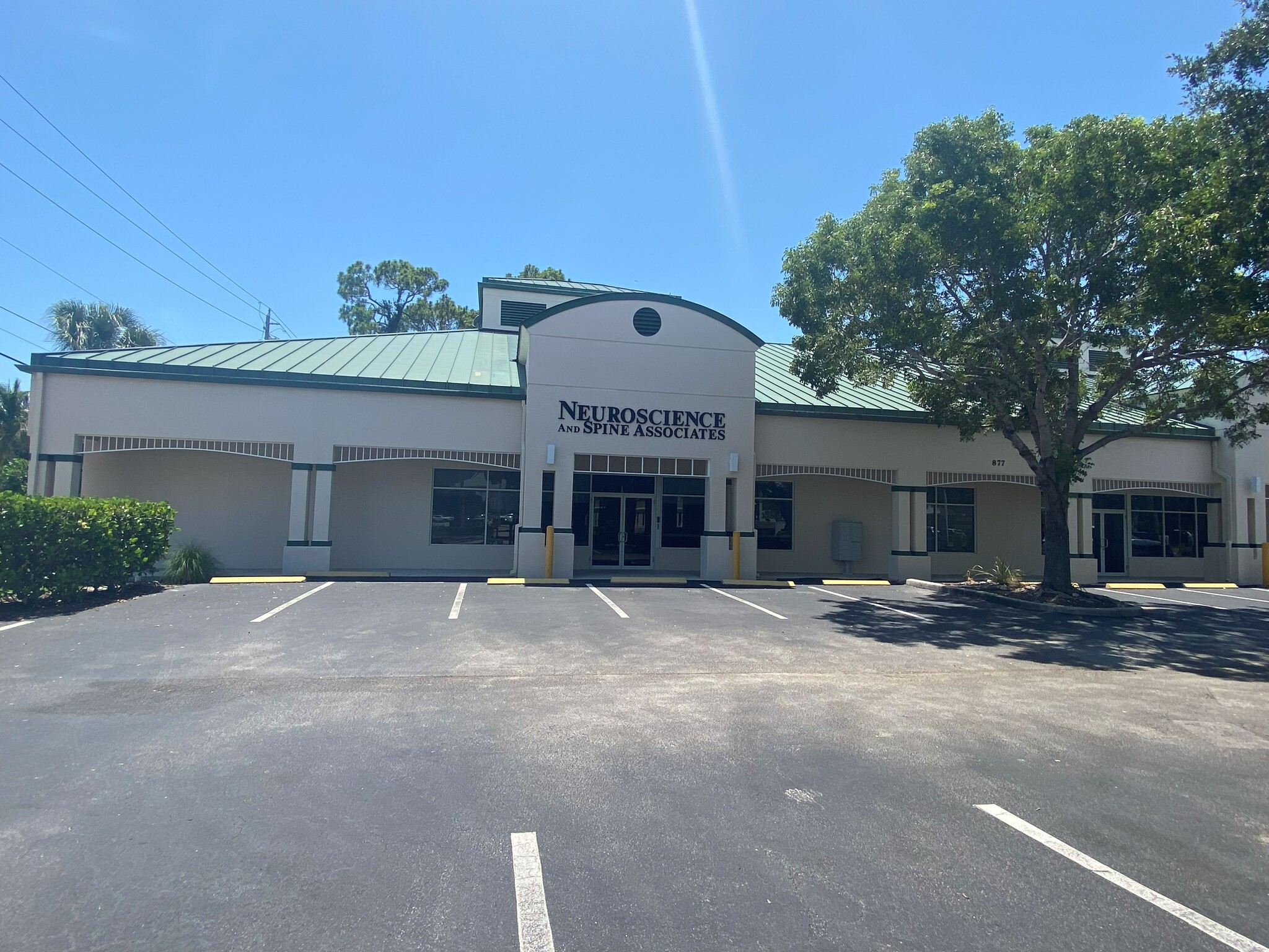 877 111th Ave N, Naples, FL for lease Building Photo- Image 1 of 7