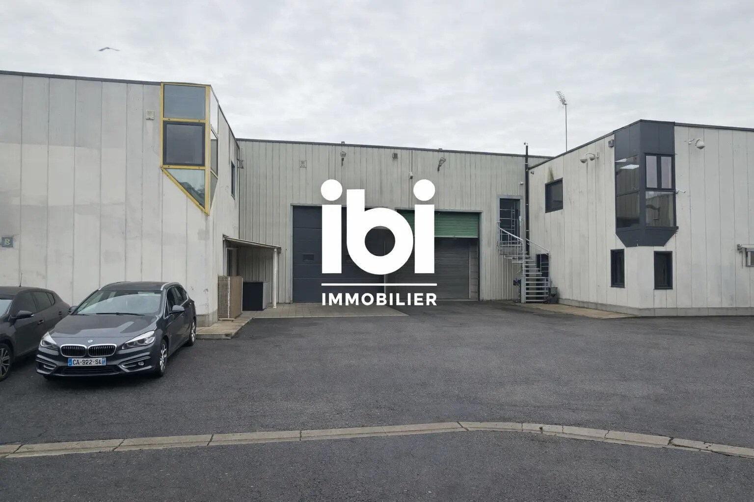 Flex in Saint-Denis for lease Building Photo- Image 1 of 19