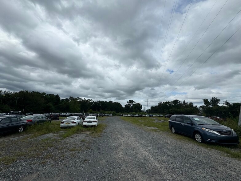 3601 Meeting Street Rd, North Charleston, SC à louer - Photo du bâtiment - Image 3 de 3