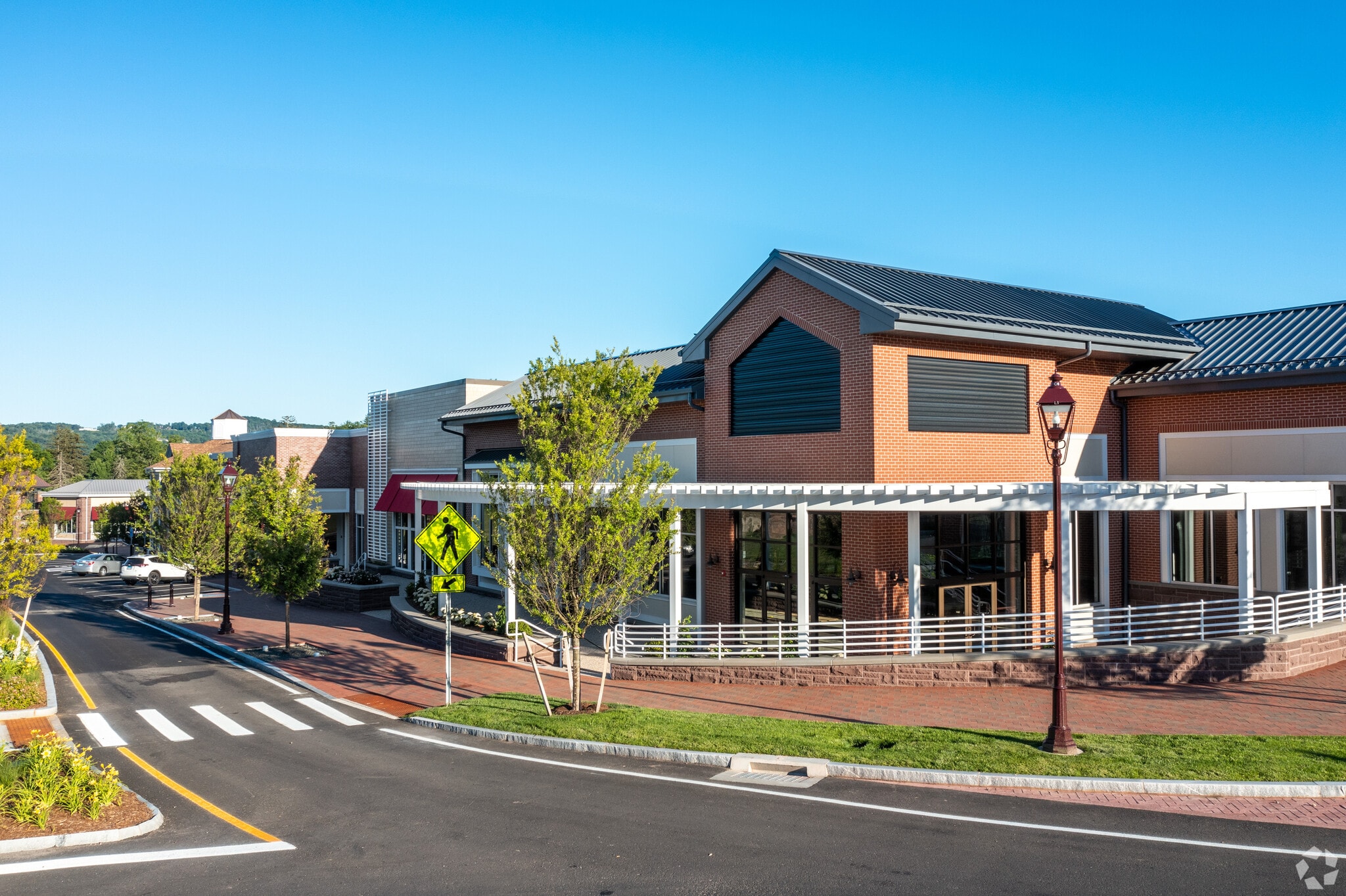 21 Ensign Dr, Avon, CT for lease Building Photo- Image 1 of 4