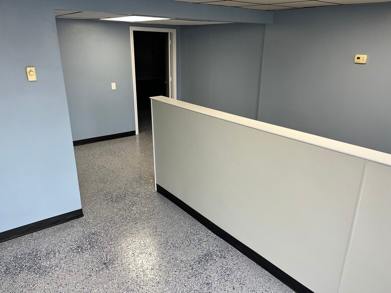 58 Kent Ave, Warwick, RI for lease - Building Photo - Image 2 of 6