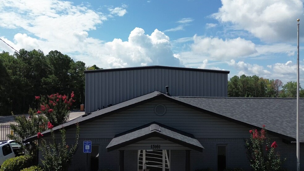13161 Veterans Memorial Hwy, Douglasville, GA for lease - Commercial Listing Video - Image 2 of 8