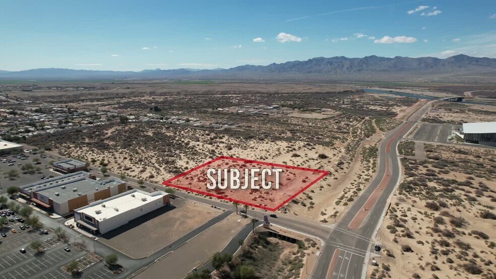 000 Bullhead Parkway, Bullhead City, AZ à vendre - Vidéo sur l’inscription commerciale - Image 2 de 5