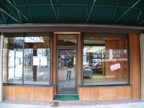 187 Central Ave, Coos Bay, OR à louer Photo du bâtiment- Image 2 de 10