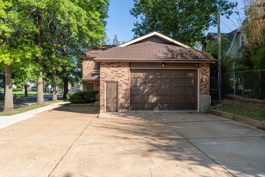 7302 Picadilly Ave, Maplewood, MO à vendre - Photo du b timent - Image 2 de 47