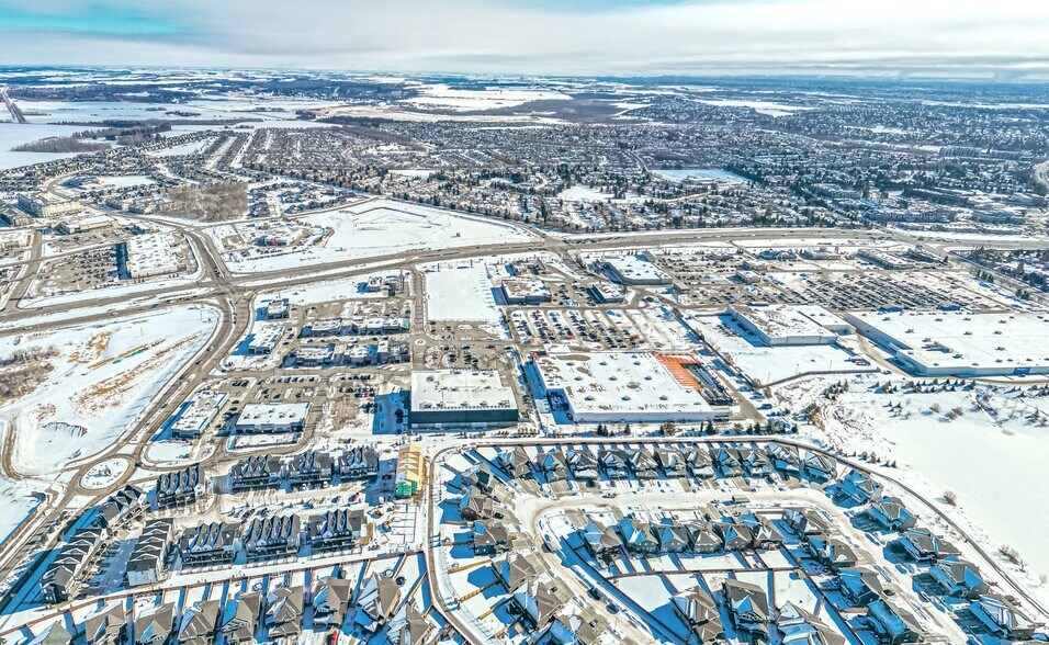 800 St Albert Rd, St. Albert, AB à louer - Autre - Image 3 de 5