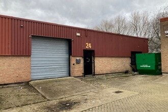 Unit 24, Longshot Industrial Estate, Bracknell for lease Building Photo- Image 1 of 3