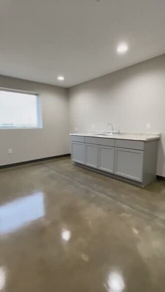 9984 US Highway 87 W, La Vernia, TX à louer - Vidéo sur l’inscription commerciale - Image 2 de 12