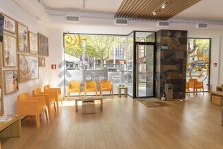 Plus de détails pour Multi-résidentiel à vendre