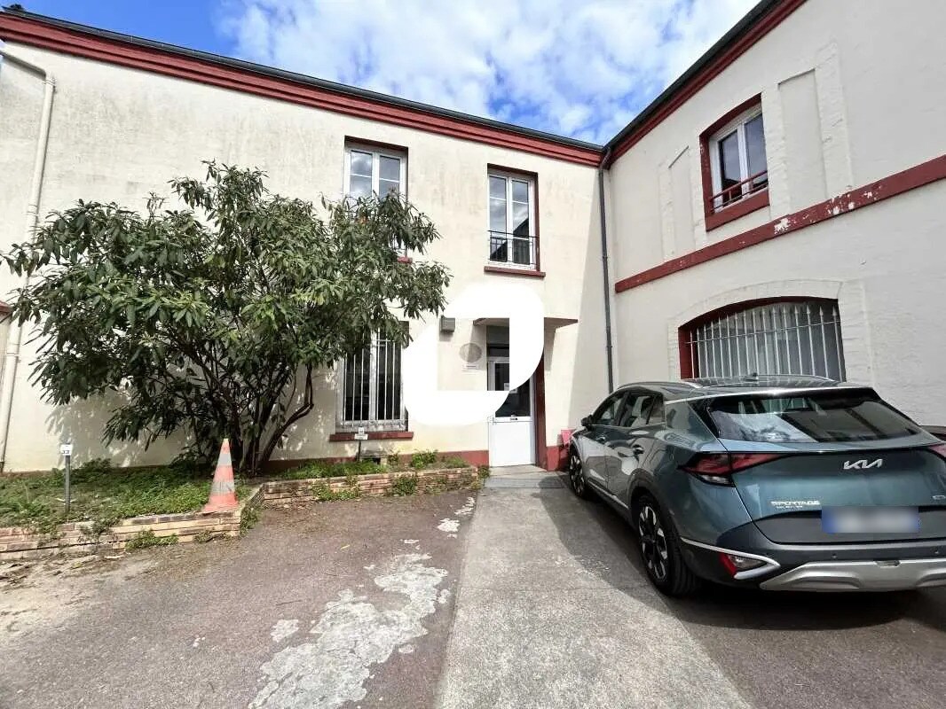 Office in Argenteuil for lease Building Photo- Image 1 of 11