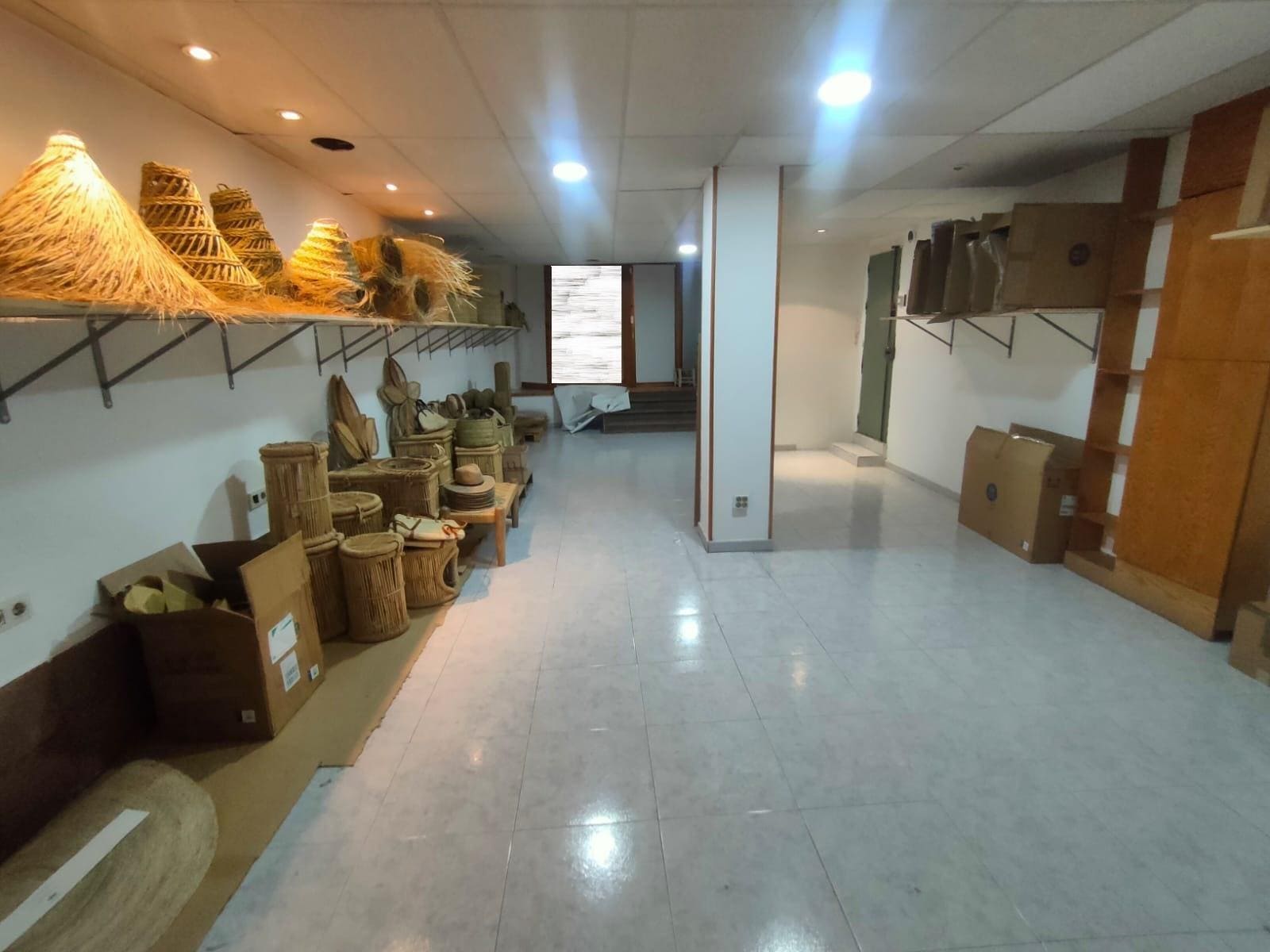 Retail in Manresa, Barcelona for lease Interior Photo- Image 1 of 10