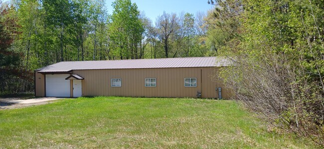 More details for W1830 Old Peshtigo Rd, Marinette, WI - Industrial for Sale